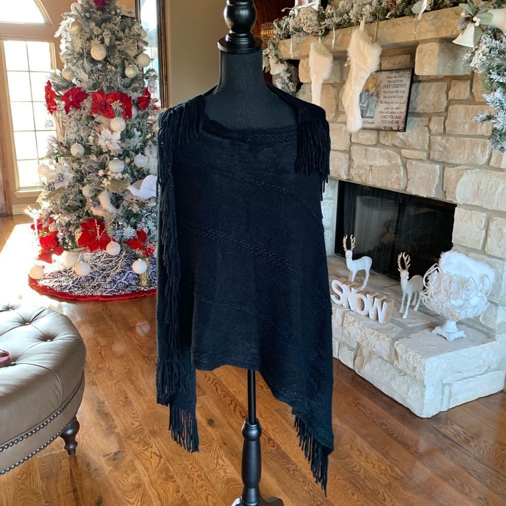 New Raih‎ Black Fringe Poncho